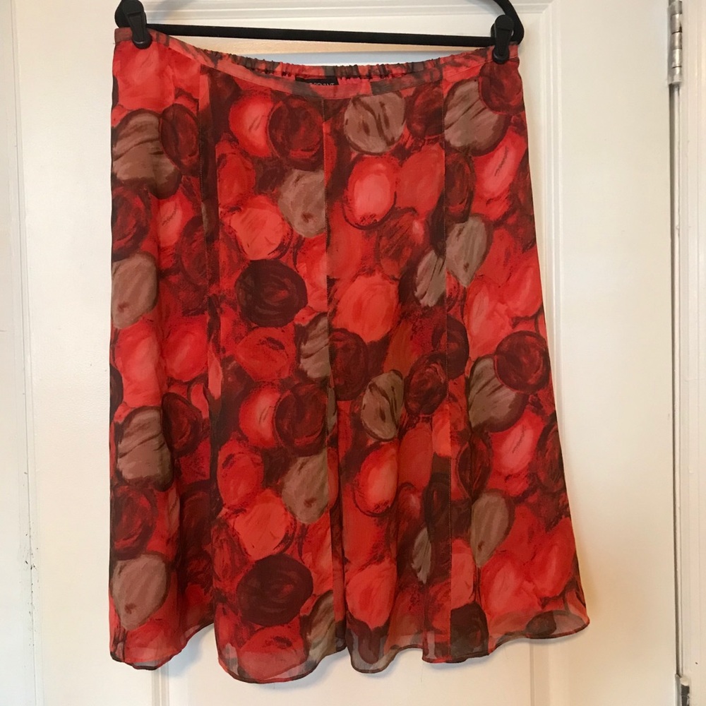 Flowing skirt